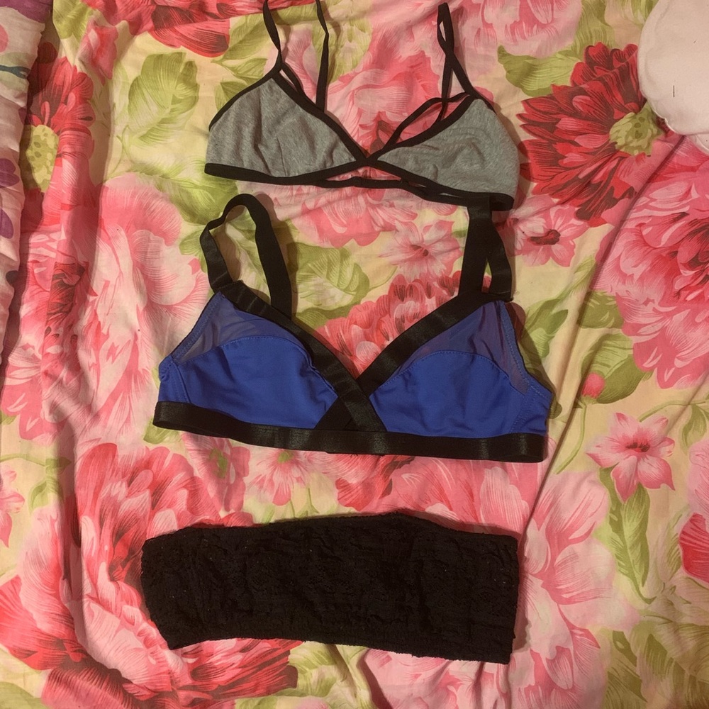 Bras - Picture 7 of 7